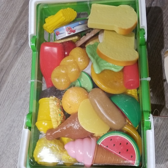 Toys - Picture 2 of 6